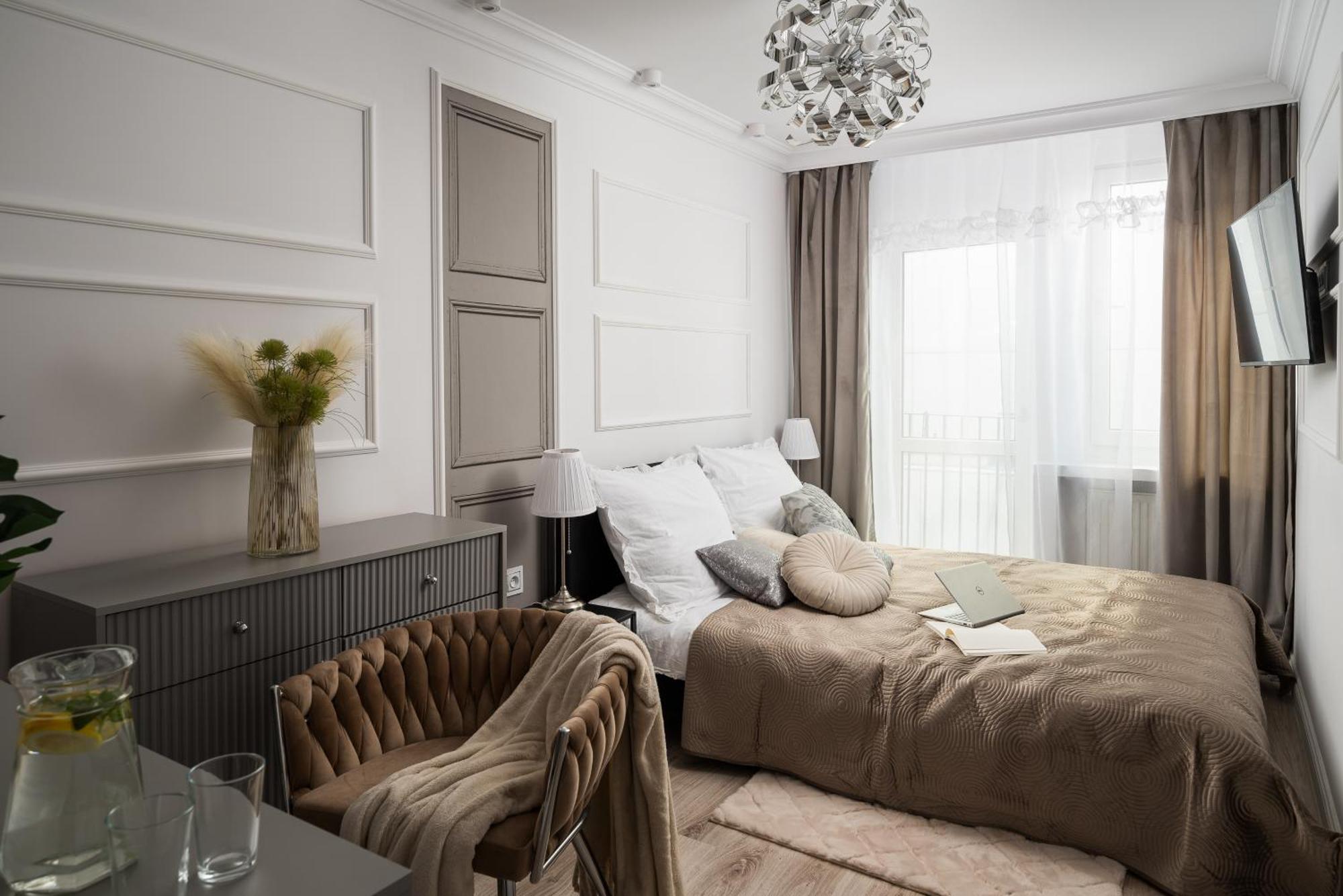 Stunning 2-br Palace In The Window, Air-conditioning 500m To Station * Varšava
