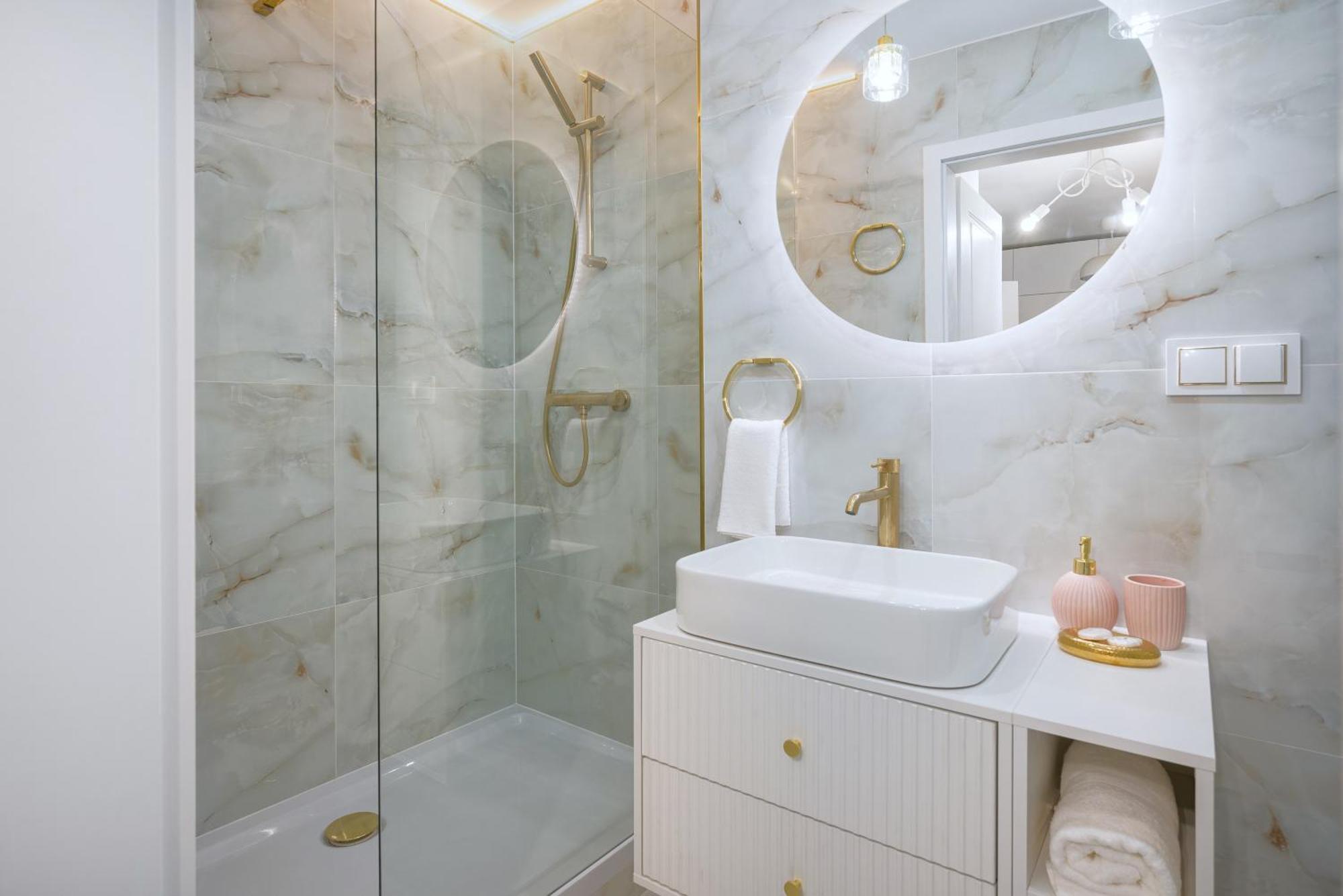 Stunning 2-br Palace In The Window, Air-conditioning 500m To Station Varšava